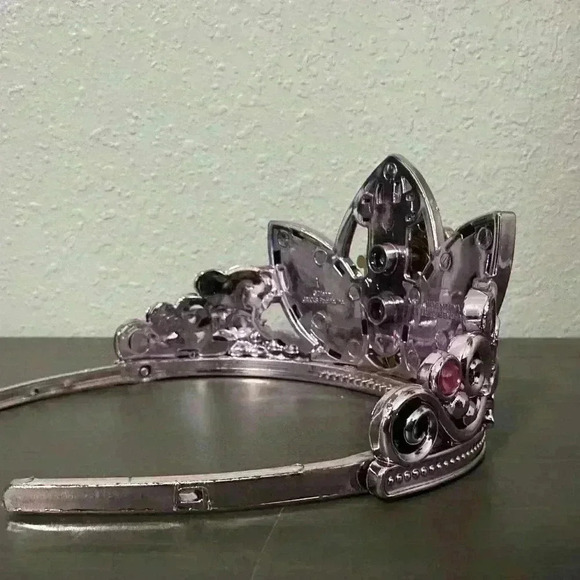 Disney Princess Rapunzel "Explore Your World" Tiara - Picture 3 of 4